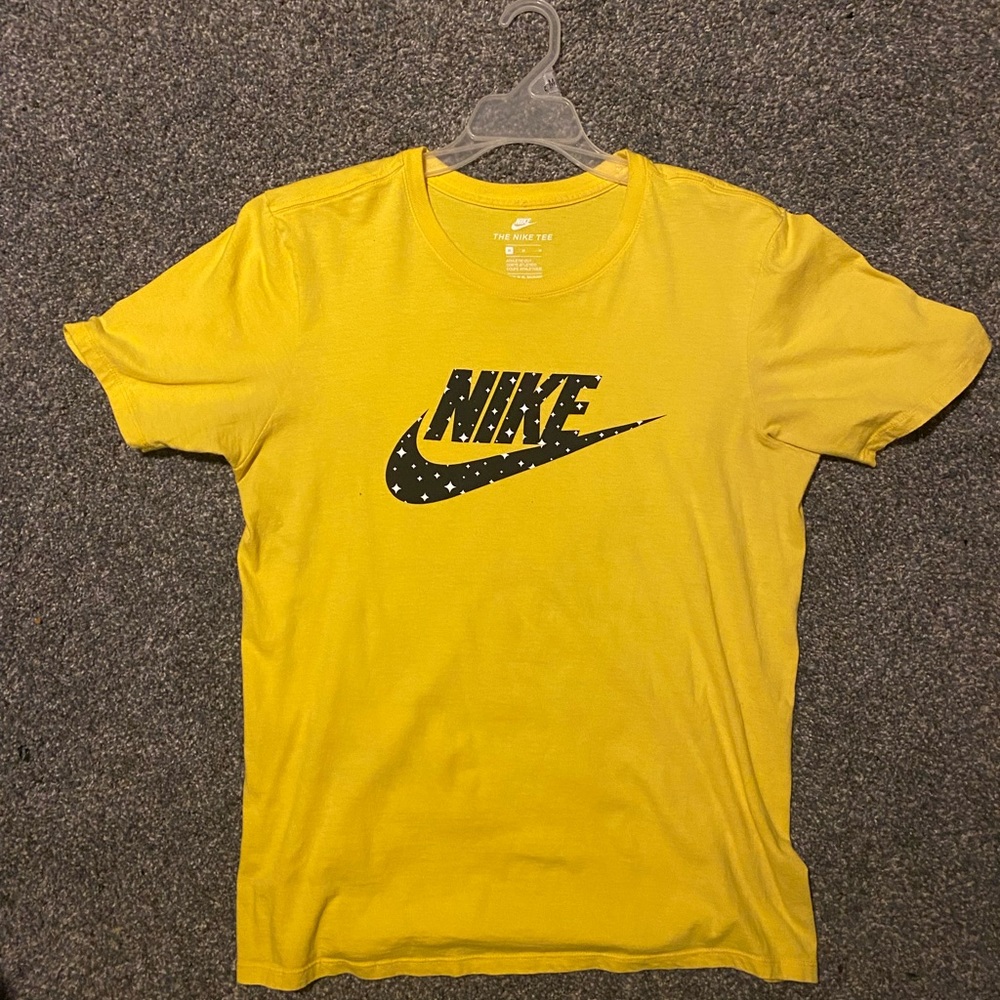 Nike Yellow Tee Star*